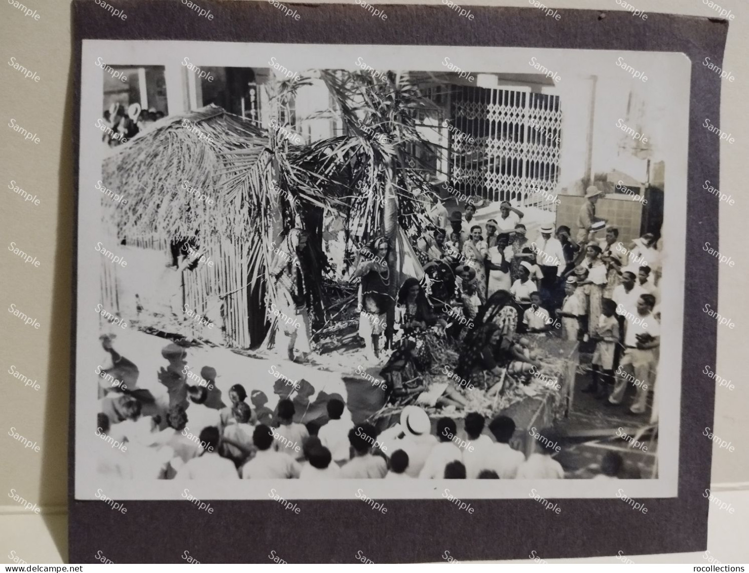 Photo To Identify. Fiesta -  Festival Or Carnival. Spanish Language Store. Latin America Or Spain ?  107x80 Mm. - Amérique