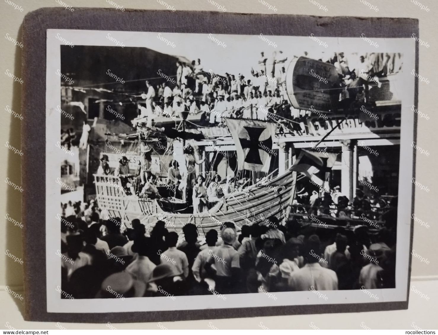 Photo To Identify. Fiesta -  Festival Or Carnival. Spanish Language Store. Latin America Or Spain ?  107x80 Mm. - Amerika