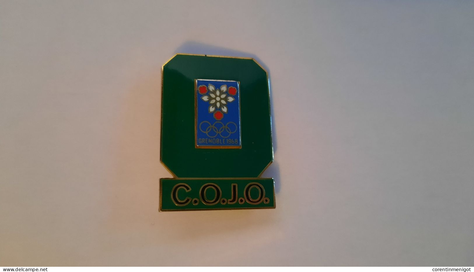 Badge "Comité D'organisation Des Jeux Olympiques De Grenoble" Des Jeux Olympiques De Grenoble 1968 - Apparel, Souvenirs & Other