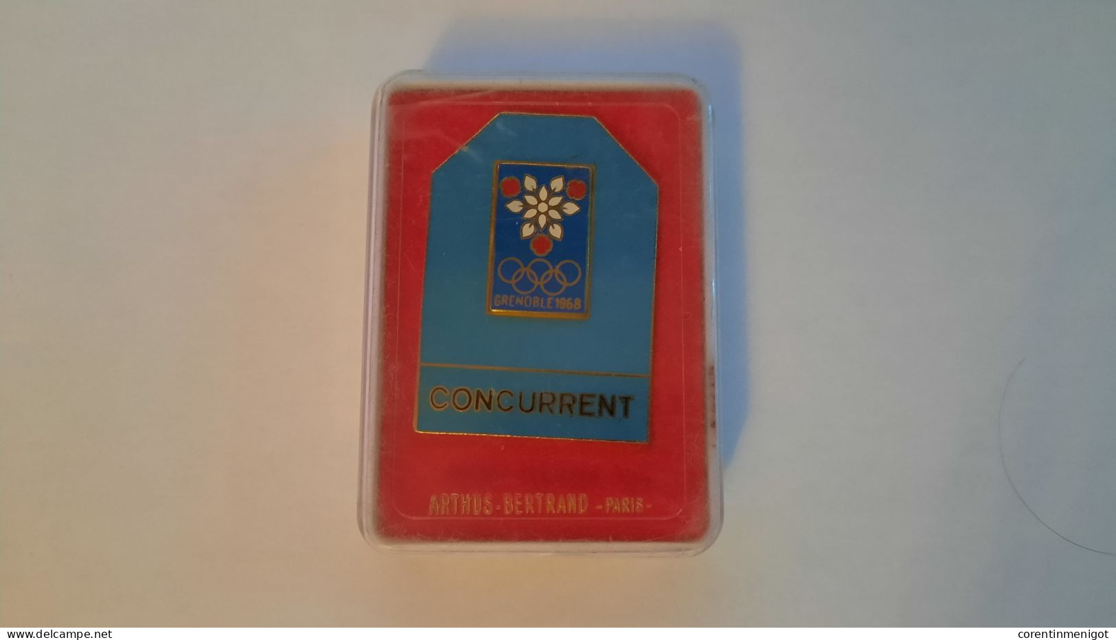 Badge "Concurrent" Des Jeux Olympiques De Grenoble 1968 - Kleding, Souvenirs & Andere