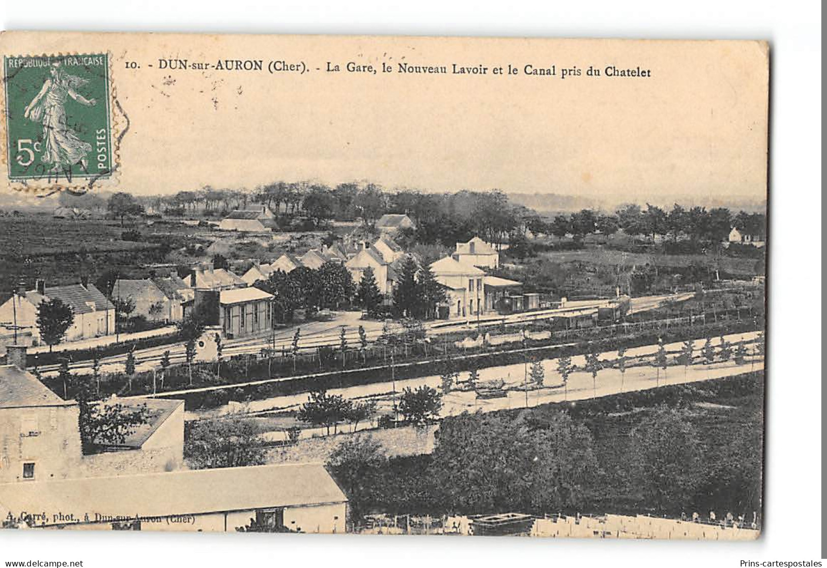 CPA 18 Dun Sur Auron La Gare Et Le Nouveau Lavoir  - Dun-sur-Auron