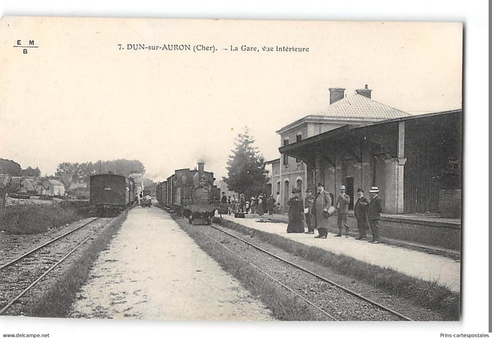 CPA 18 Dun Sur Auron La Gare Et Le Train Tramway - Dun-sur-Auron