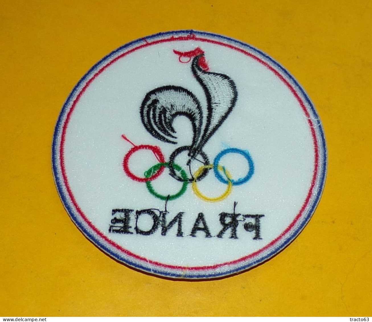 TISSU PATCH :  JEUX OLYMPIQUES FRANCE 2024  , DIAMETRE 9 CM , BON ETAT VOIR PHOTO . POUR TOUT RENSEIGNEMENT ME CONTACTER - Ecussons Tissu