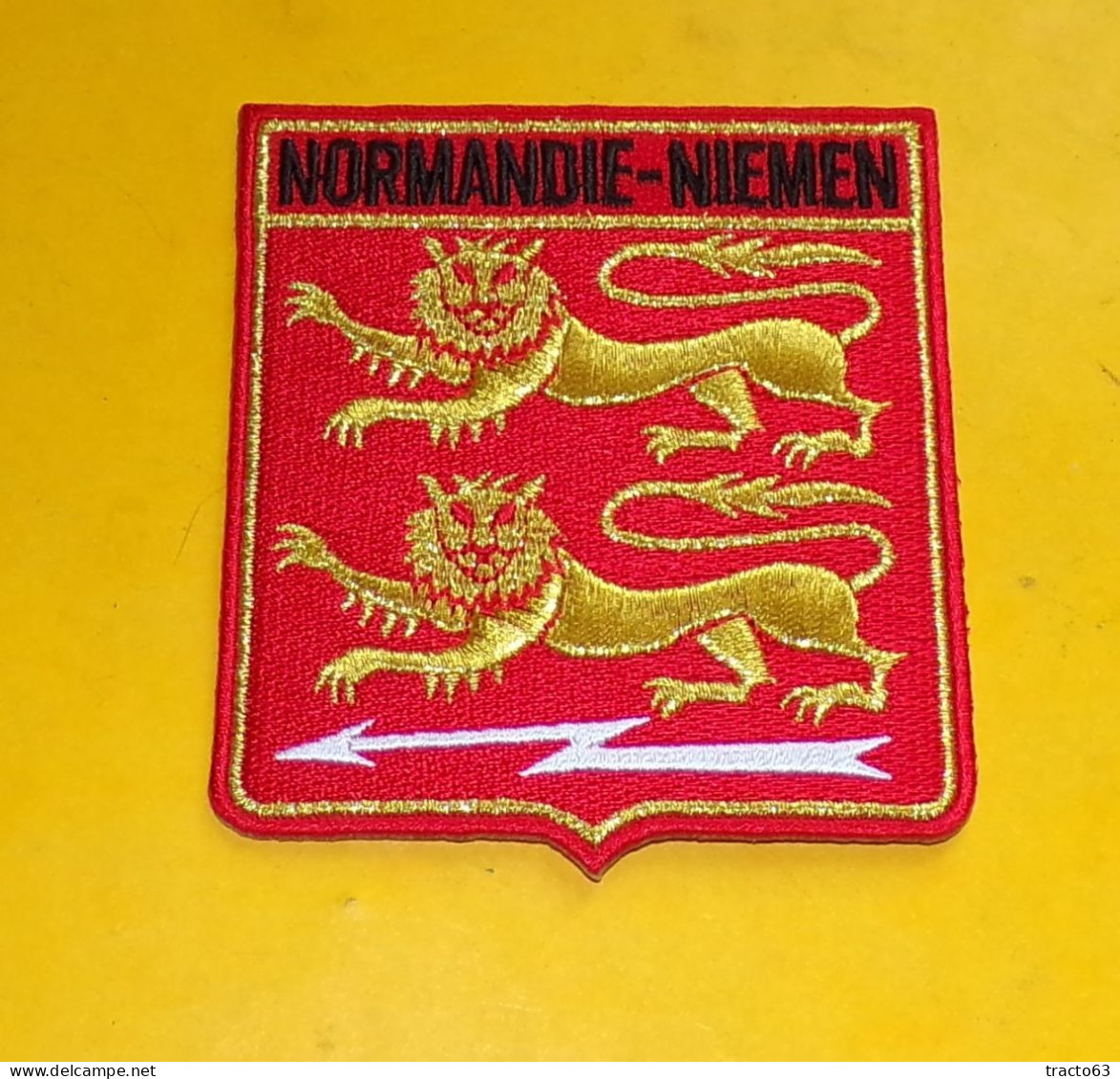 TISSU PATCH :  NORMANDIE - NIEMEN   , DIAMETRE 9 CM , BON ETAT VOIR PHOTO . POUR TOUT RENSEIGNEMENT ME CONTACTER. REGARD - Ecussons Tissu