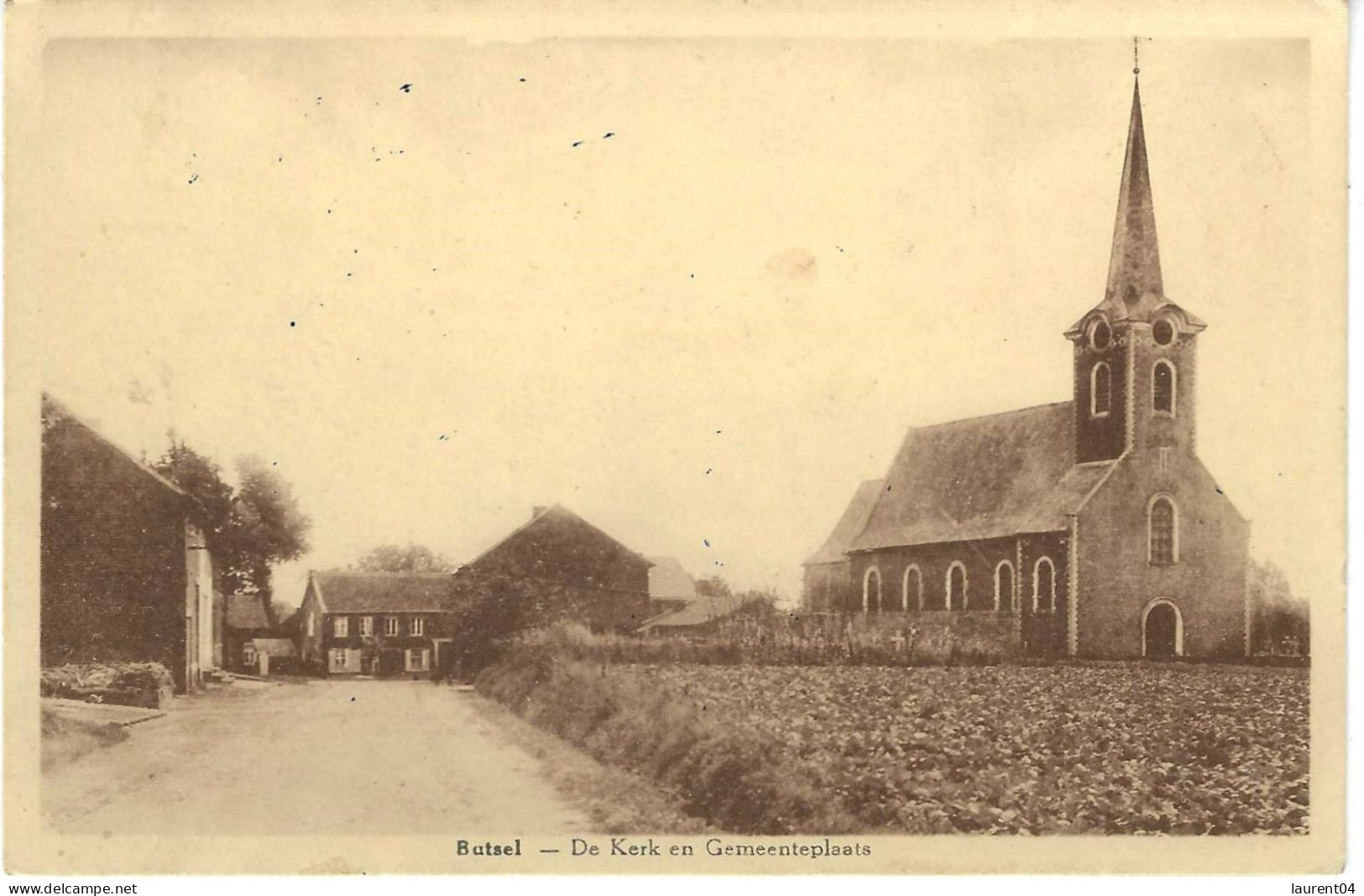 BOUTERSEM.  BUTSEL.  DE KERKE EN  GEMEENTEPLAATS. - Boutersem