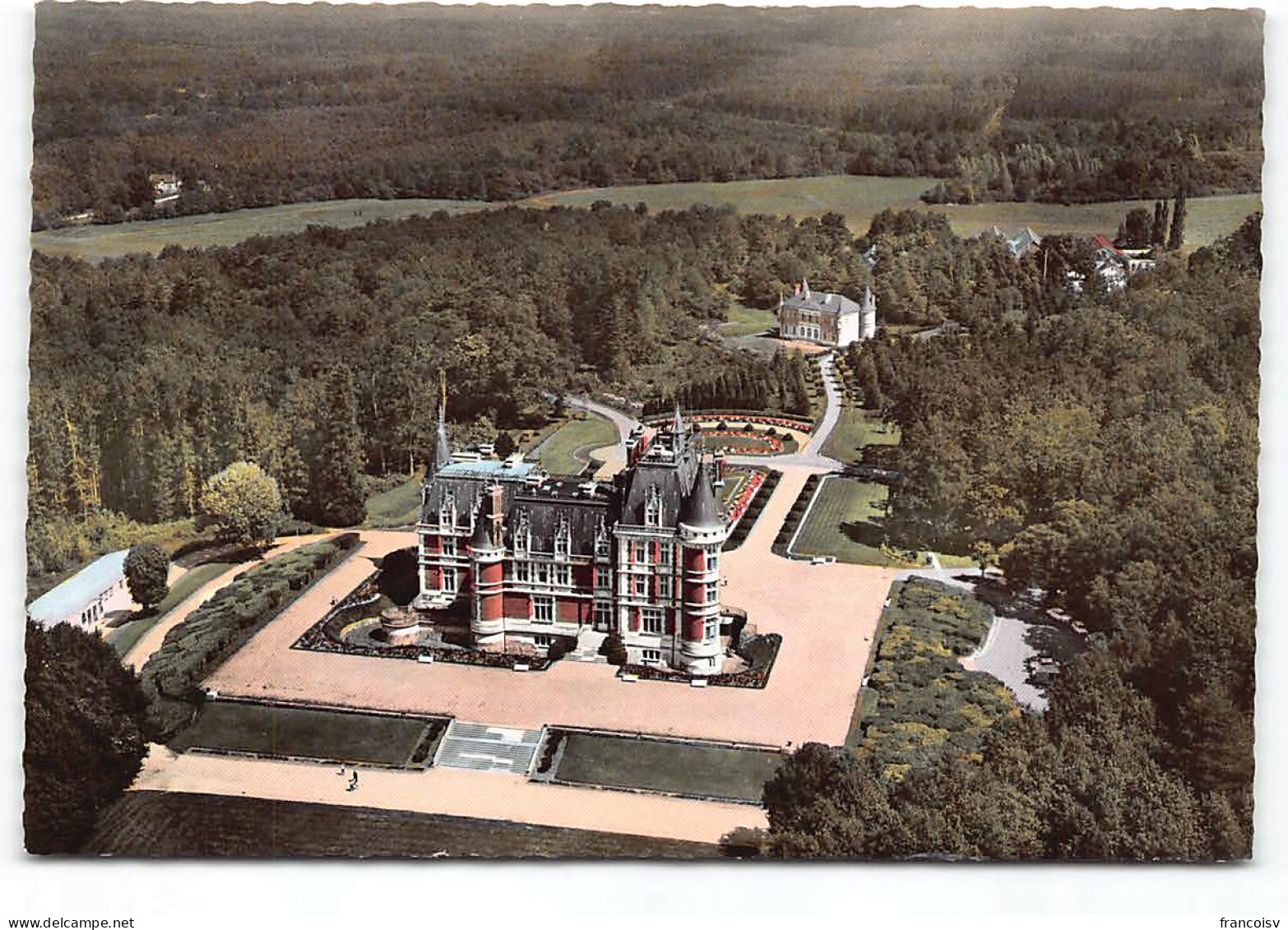 Vouzeron. Vue Aerienne. Le Chateau  Maison De Repos Ambroise Croizat  CPSM GF     - Vouzeron