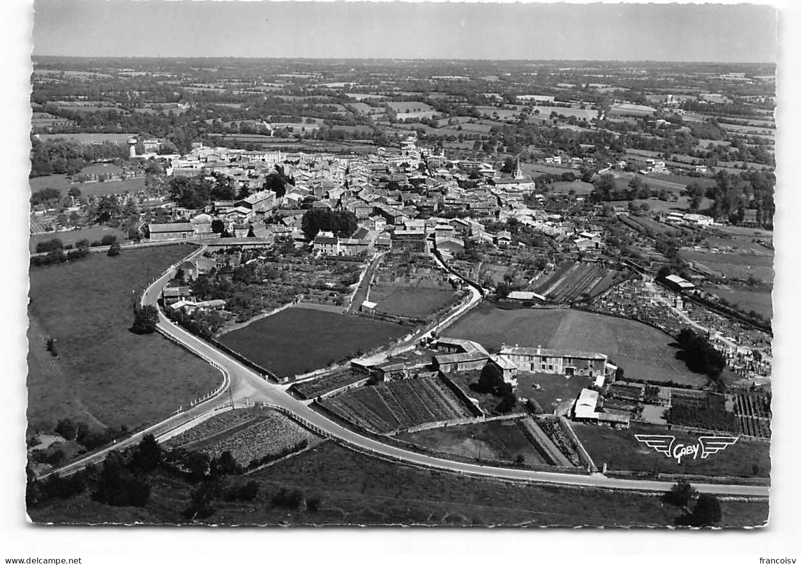 Champdeniers. Vue Generale.  CPSM La France Vue Du Ciel Edit Artaud.   Vue Aerienne - Champdeniers Saint Denis