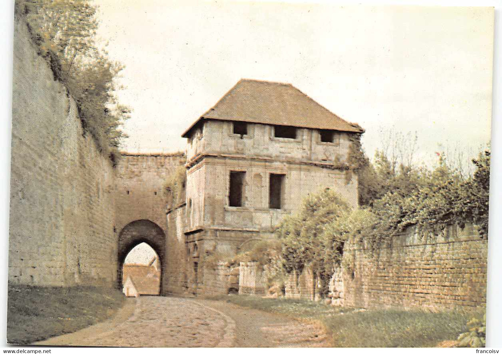 Picquigny- D80 Porte Du Gard Et Pavillon Sevigné.  Centenaire Du Traité.  - Picquigny