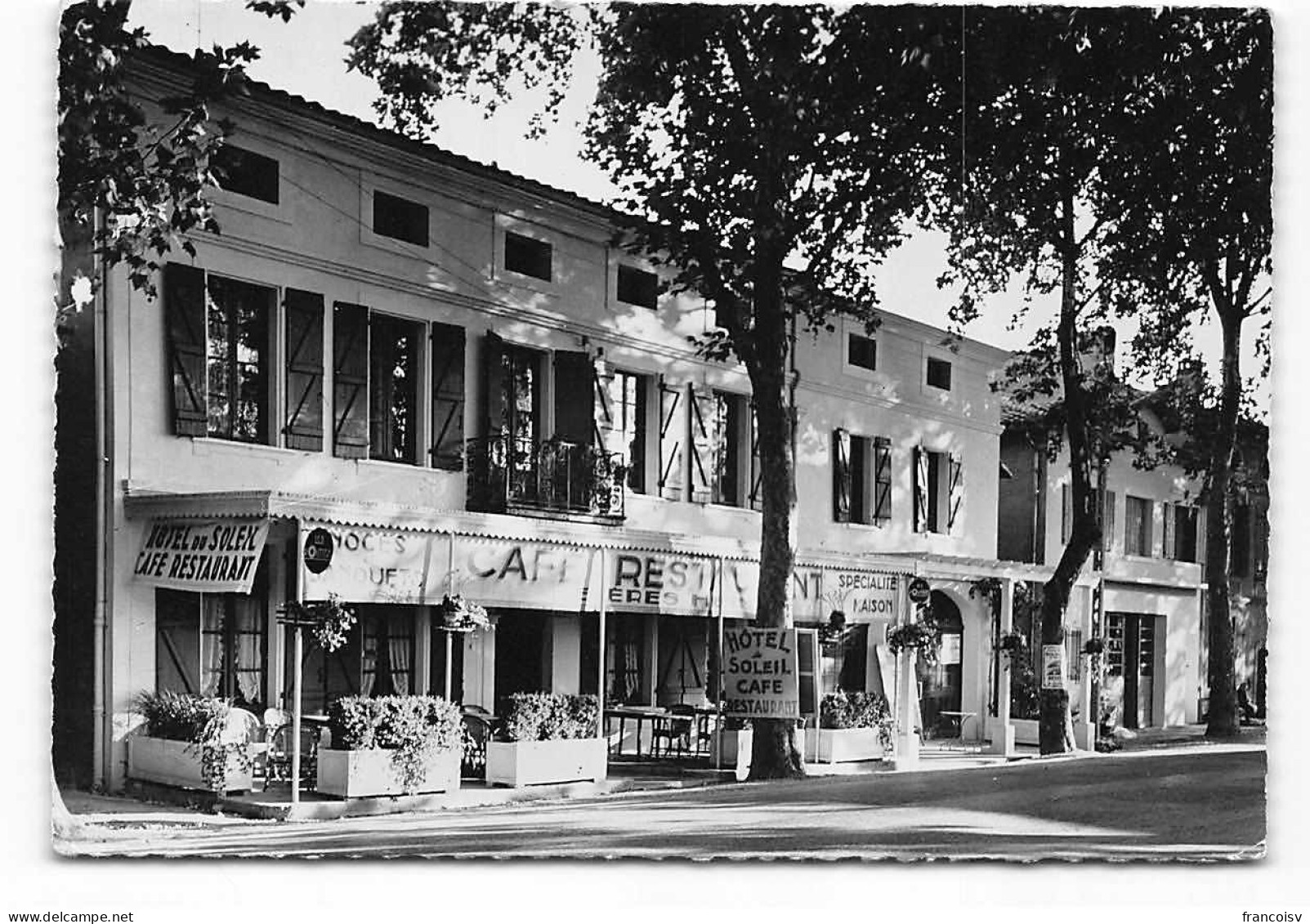 Albias. Hotel De Soleil.  Route Nationale N20 Photo Baranger.  Restaurant Les Routiers.  - Albias