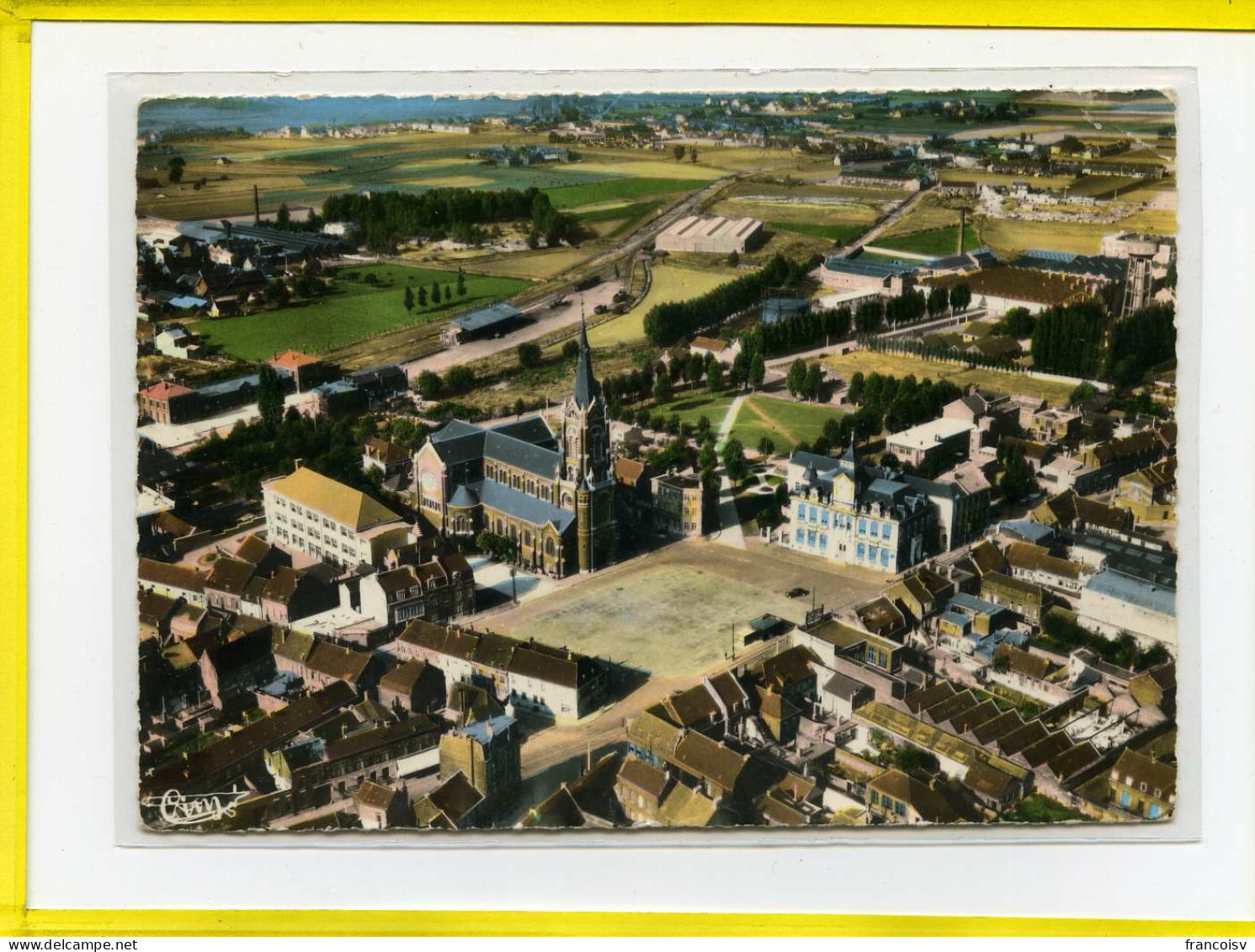 WATTRELOS - Grand'Place - Eglise St-Maclou - Hôtel De Ville - Vue Aérienne Edit Cim 142-68A - Wattrelos