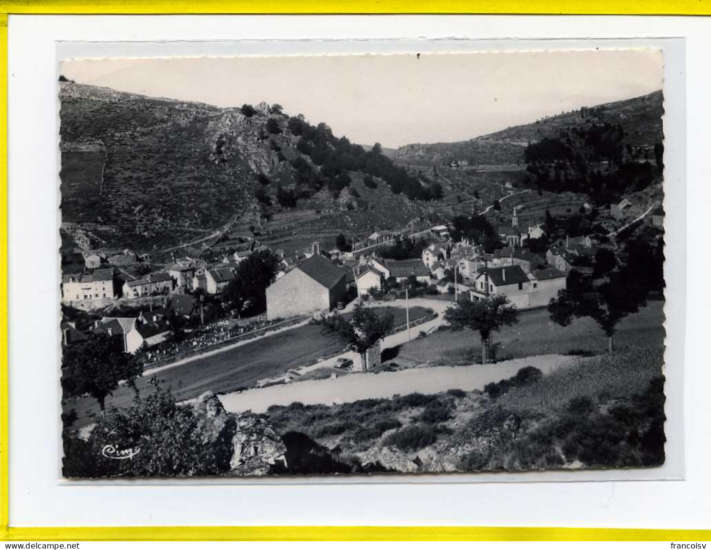 Le Pont De Montvert Le Temple Et Le Rond Du Chastel  Postée 1969 Edit Cim N° 1  - Le Pont De Montvert