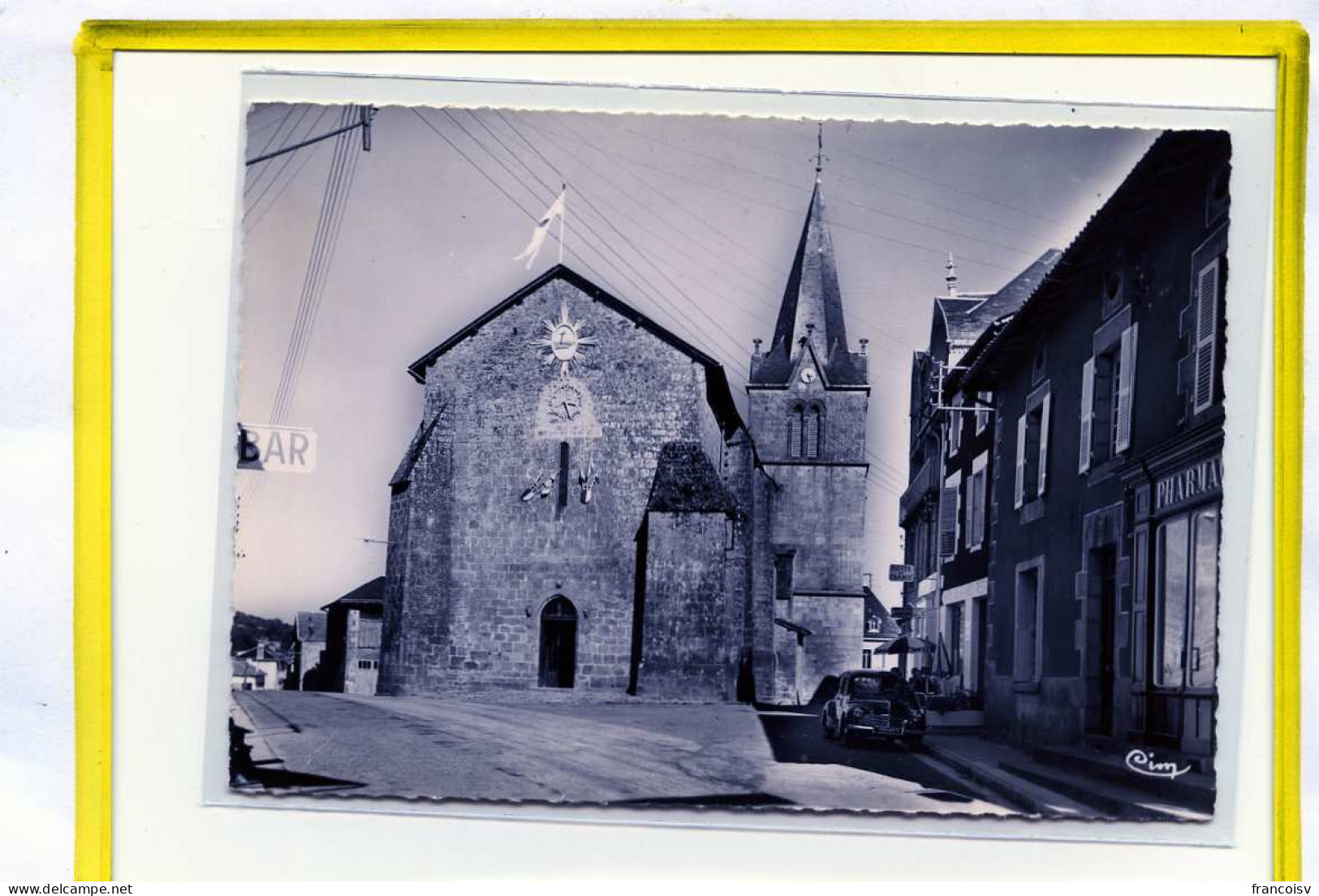 Ambazac. Place De L'eglise.   Renault 4cv  Edit Cim N°5555 - Ambazac