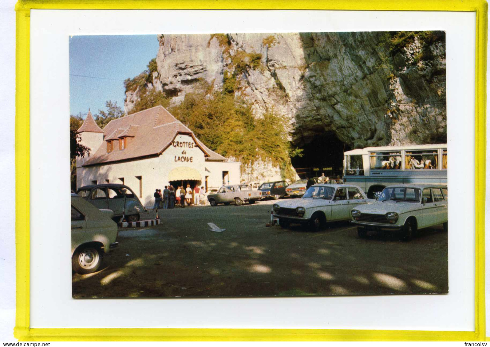 Grottes De Lacave.   Lot D46  Oldtimer.   Peugeot 304 Break  Citroen 2cv ...  Edit Domene  - Lacave