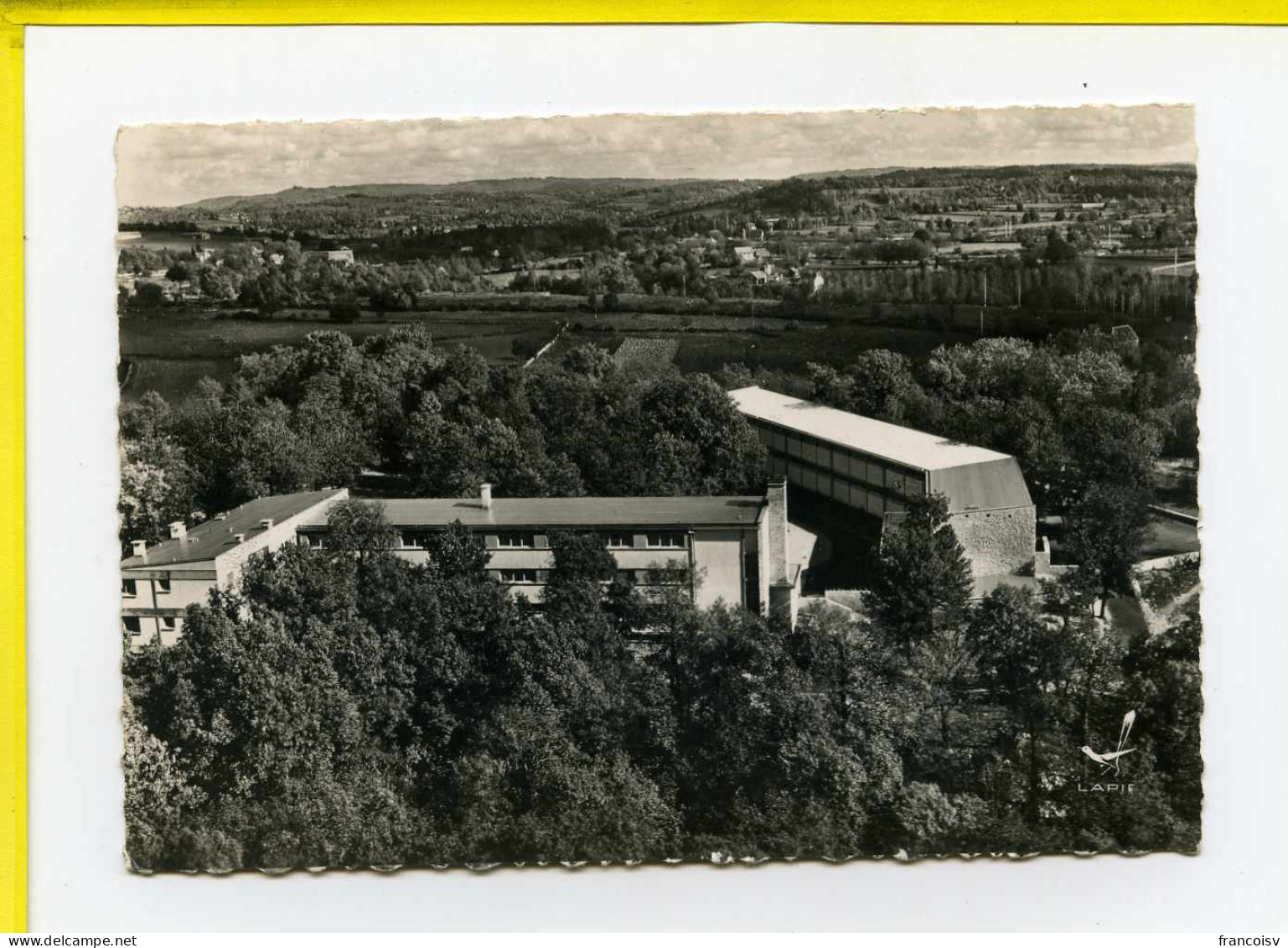 Gramat  Le Groupe Scolaire Et Cours Complémentaire. En Avion Au Dessus De..edit Lapie N°10   Postée 1962  - Gramat