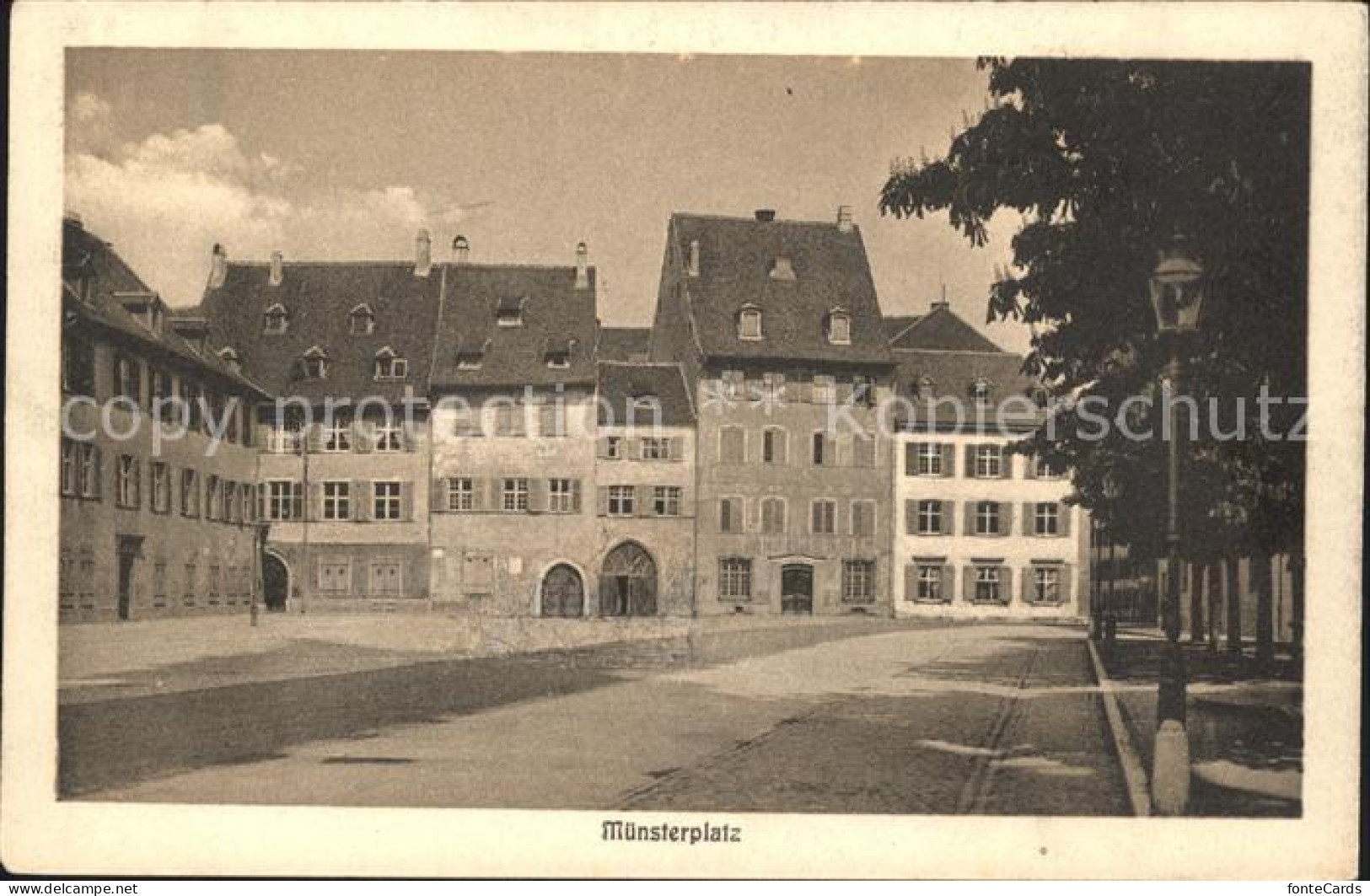 11755303 Basel BS Muensterplatz Mit Rollerhorf Basel BS - Autres & Non Classés