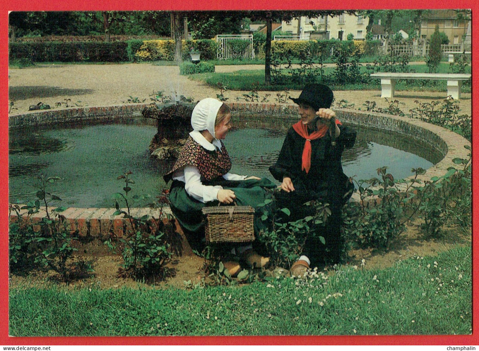 Le Morvan Folklorique - Deux Enfants Bavardant - Folklore Costumes Traditionnels Coiffe - Bourgogne