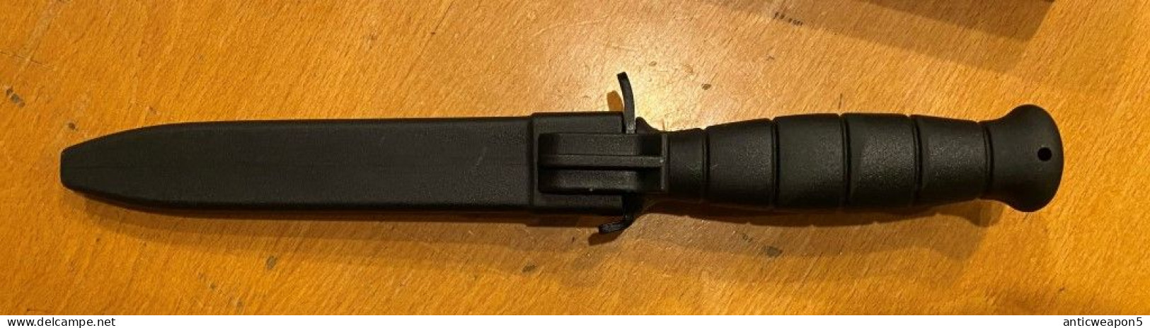 Couteau Glock Noir. Espagne. (H282) - Armes Blanches