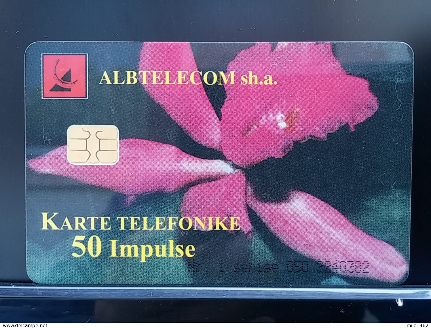 T-270 - ALBANIA TELECARD, PHONECARD, FLOWER, FLEUR,  - Albanien