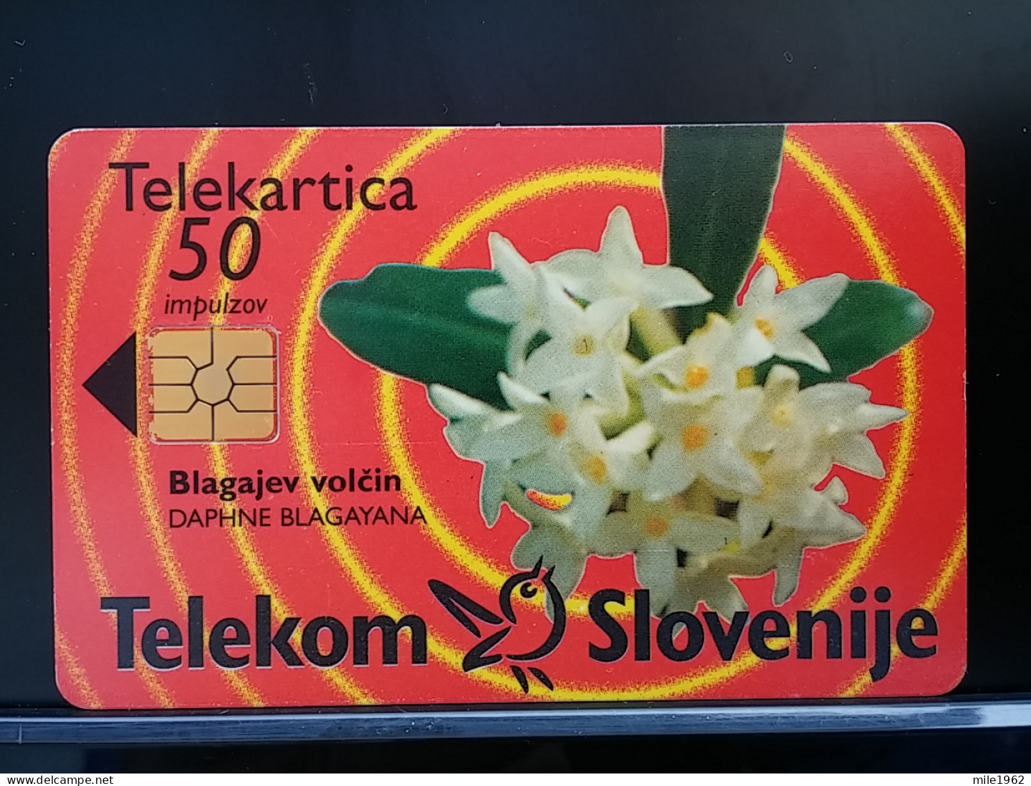 T-274 - SLOVENIA TELECARD, PHONECARD, FLOWER, FLEUR - Slovenia