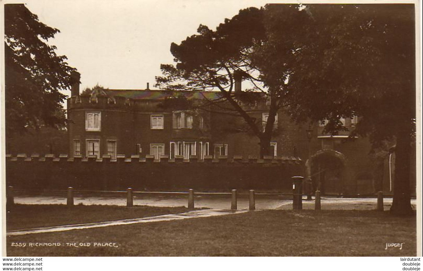 RICHMOND ON THAMES  The Old Palace    CARTE PHOTO - London Suburbs