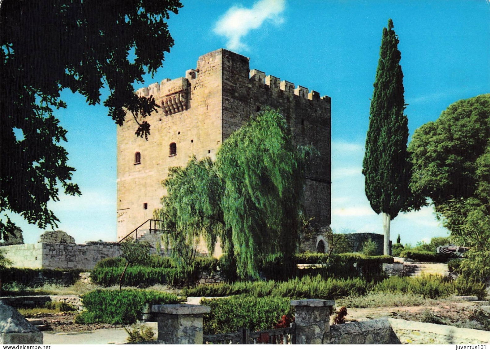 CPSM Limassol-Château De Kolossi-Beau Timbre    L2490 - Chypre