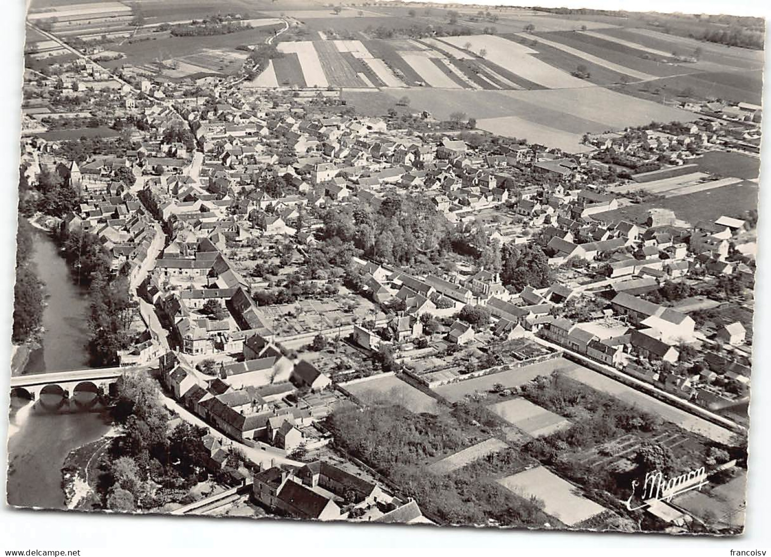 Cheny- Vue Aerienne. Edit E.Mignon  Par Estel  - Cheny