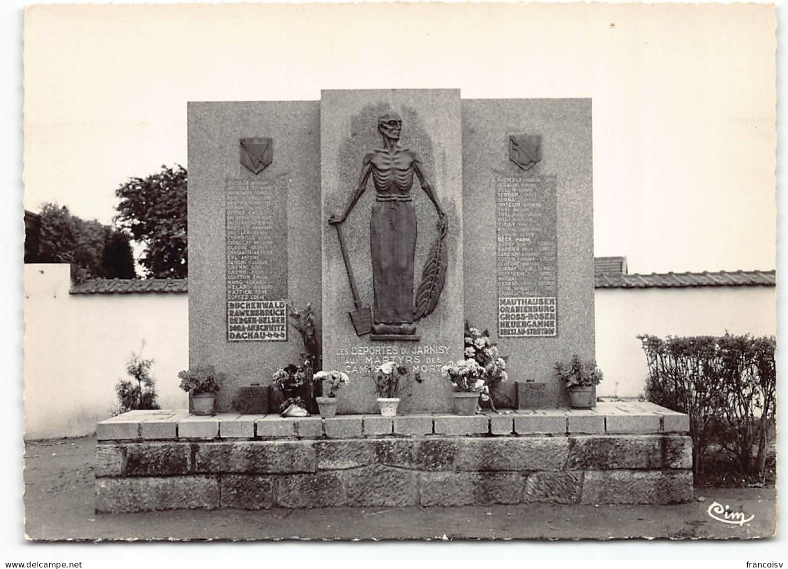 JARNY  Monument Des Déportés. (Statuaire Et Granitier: Cochinaire à Nancy-Thionville) Edit Cim - Jarny