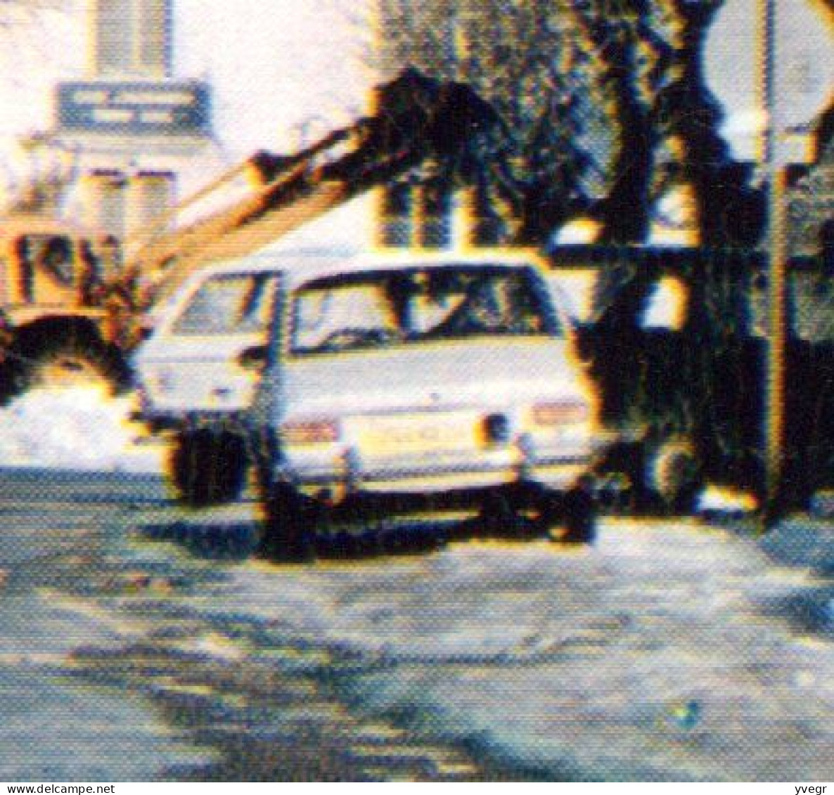 BOEGE (74 H-Savoie)Centre Du Village En Hiver ( En 1876) Hôtel-Restaurant De Savoie -Voitures: Renault 12, 204, Traction - Boëge