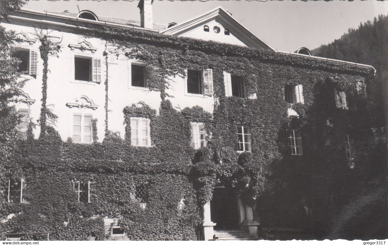 E1265) OBERVELLACH - Kärnten - FOTO AK - Gebäude Mit Pflanzenwuchs Von Vorne ALT ! - Obervellach