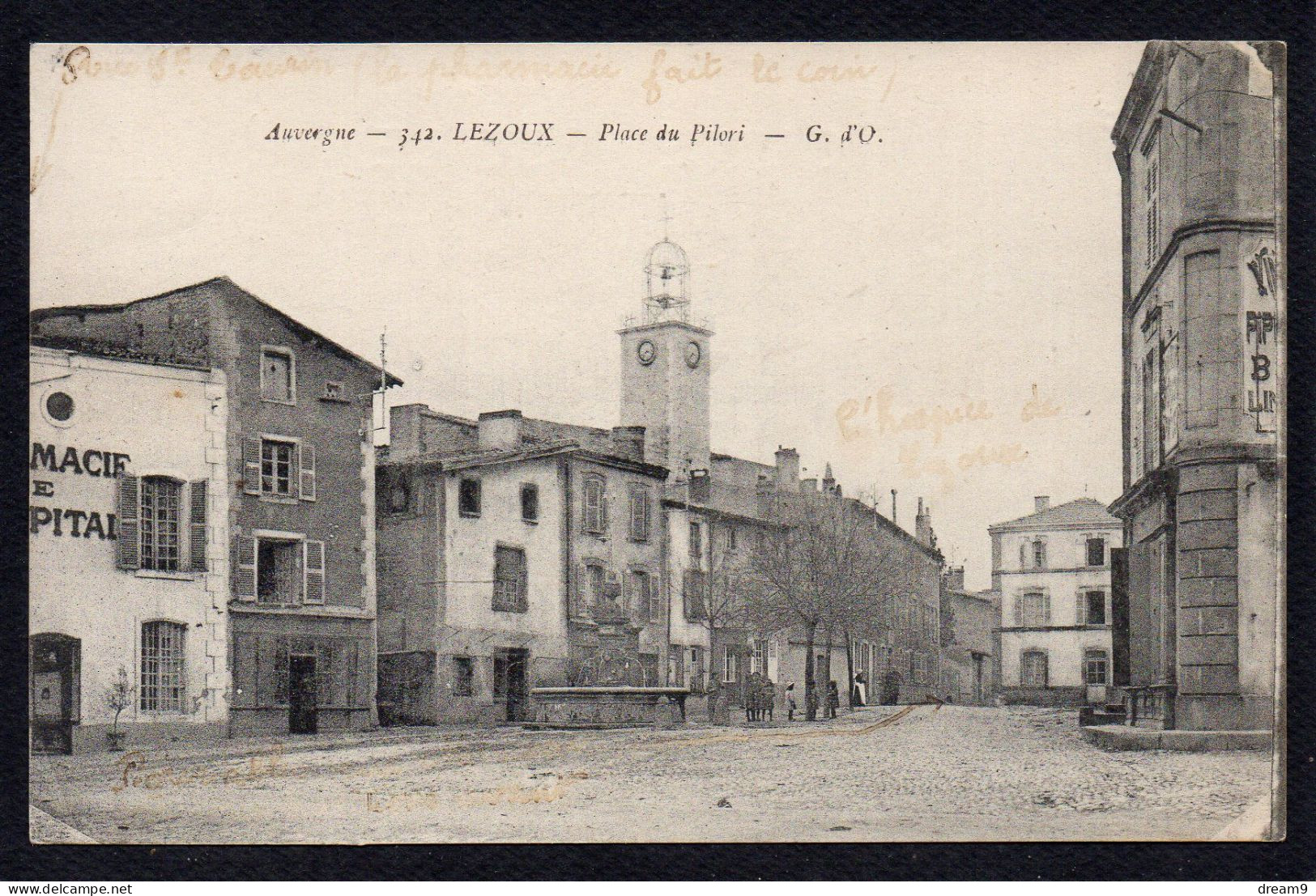 63 LEZOUX - Place Du Pilori - Lezoux