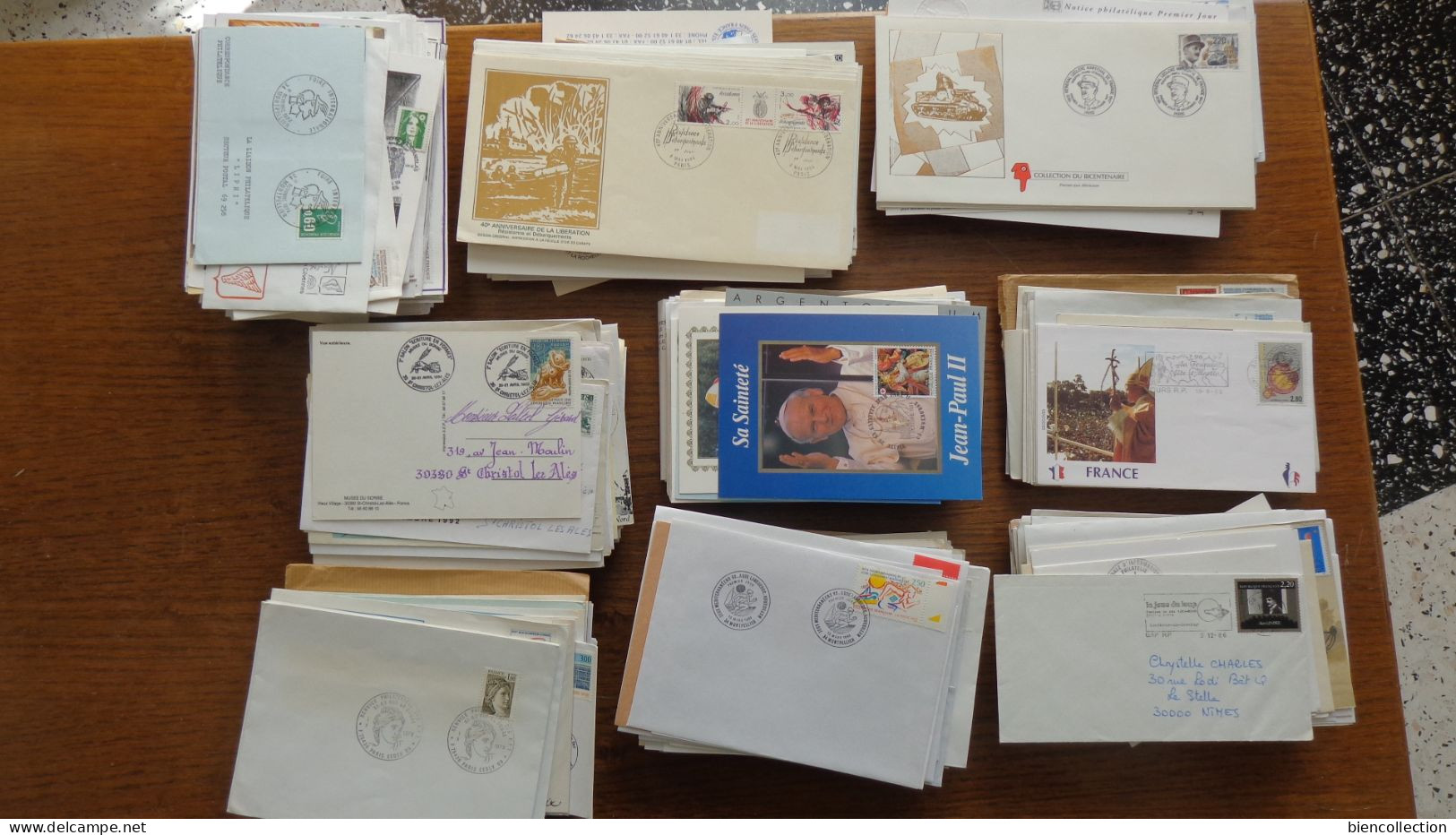 France; 800 Documents Philatéliques Avec Oblitération 1er Jour Ou Temporaire - Mezclas (max 999 Sellos)