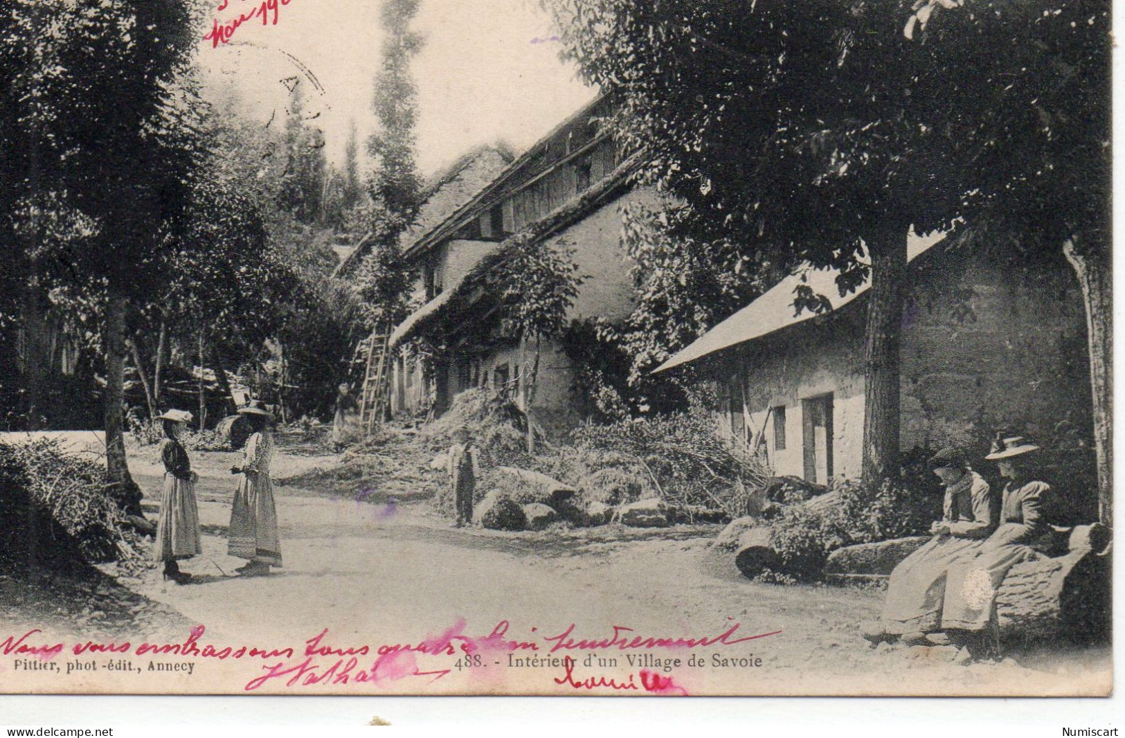 Albens Aux Environs Animée Intérieur Du Village - Albens