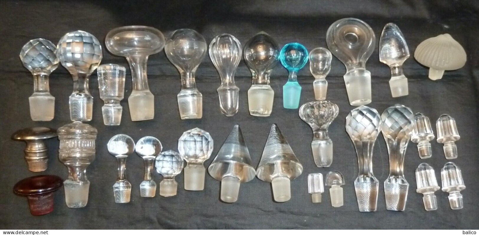 Lot De 30 Bouchons Pour Carafe Cristal Et Verre  (dl/eb)--( Destockage Cause Retraite ) - Caraffe