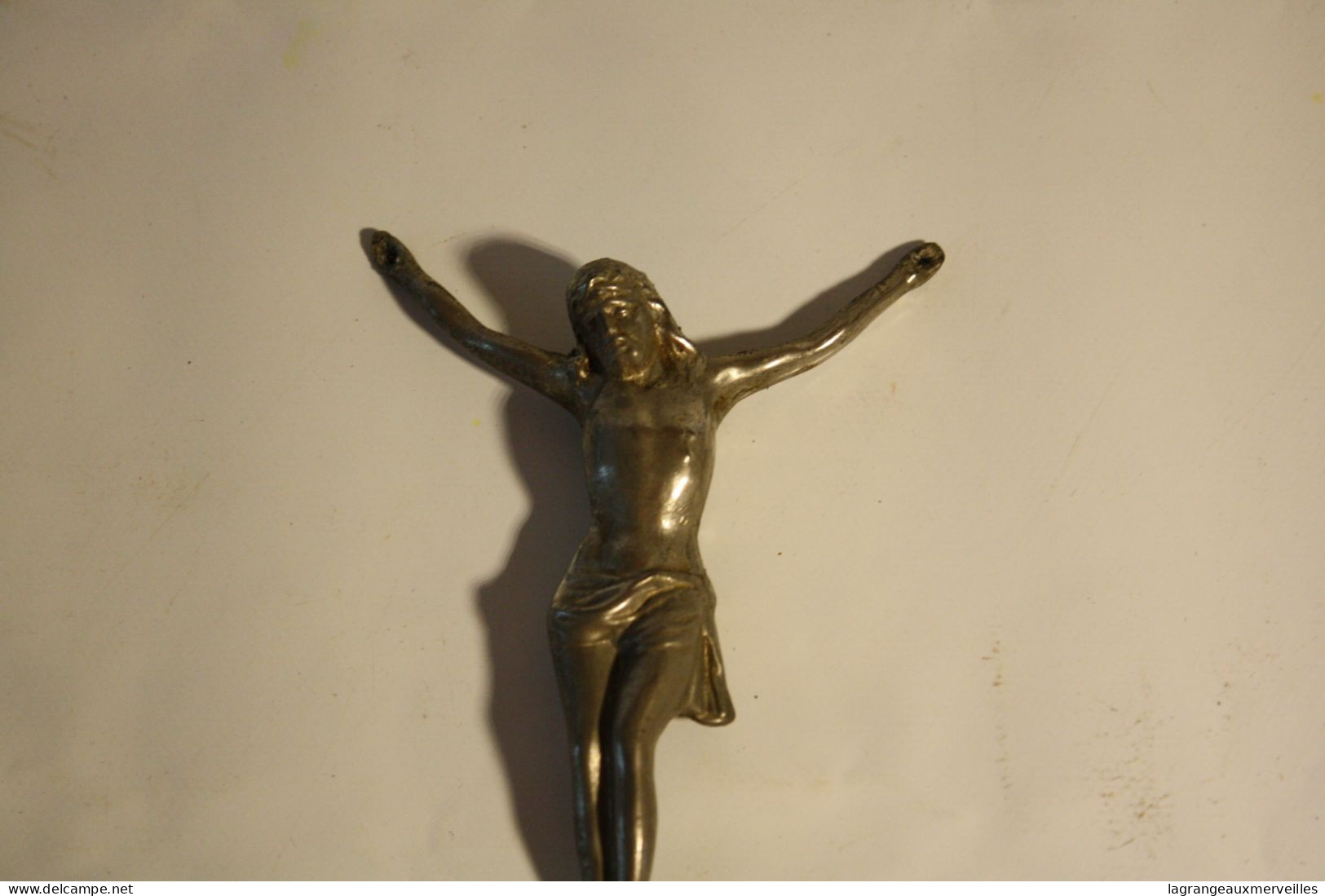 C312 Ancien Jésus En Métal - Objet De Dévotion - Religiöse Kunst