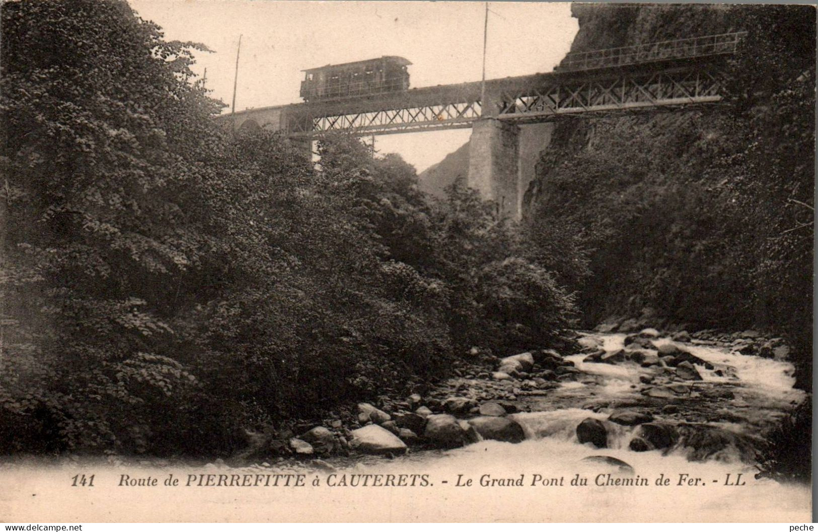 N°120902 -cpa Pierrefitte à Cauterets - Le Grand Pont Du Chemin De Fer- - Kunstwerken