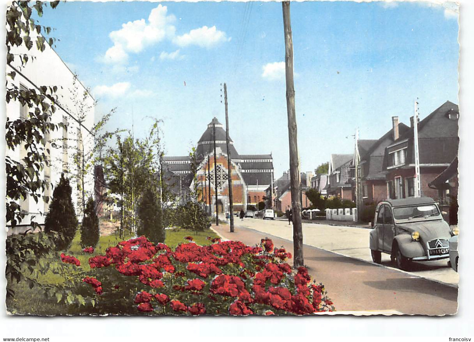 Marcq En Baroeul. Eglise Sacré Coeur. Avenue St Christophe. Edit Sofer. Ecrite 1967 . Voiture Citroen 2CV  - Marcq En Baroeul