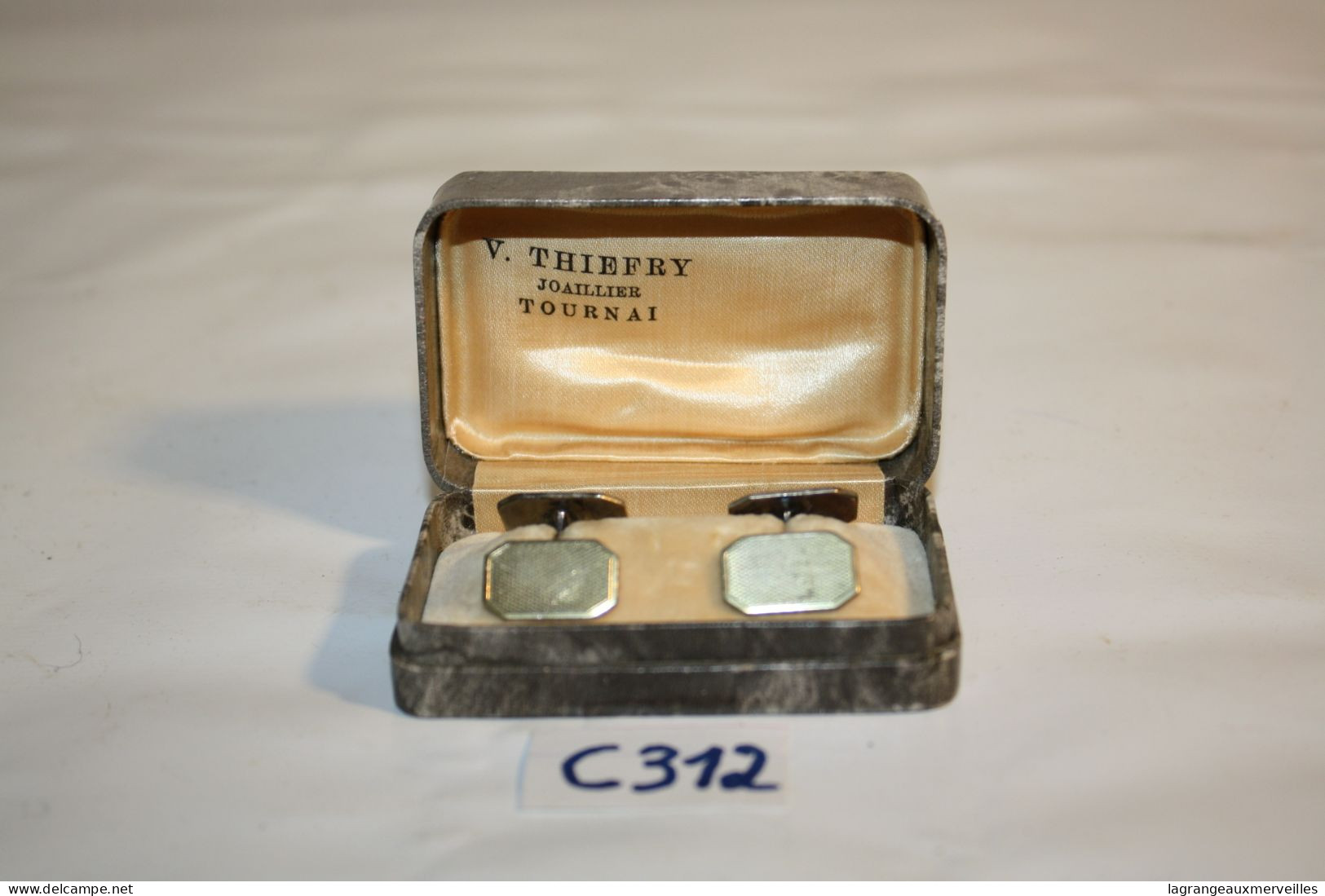 C312 2 Anciens Boutons De Manchette - V Thiefry - Tournai - Boite Origine - Cuff Links & Studs