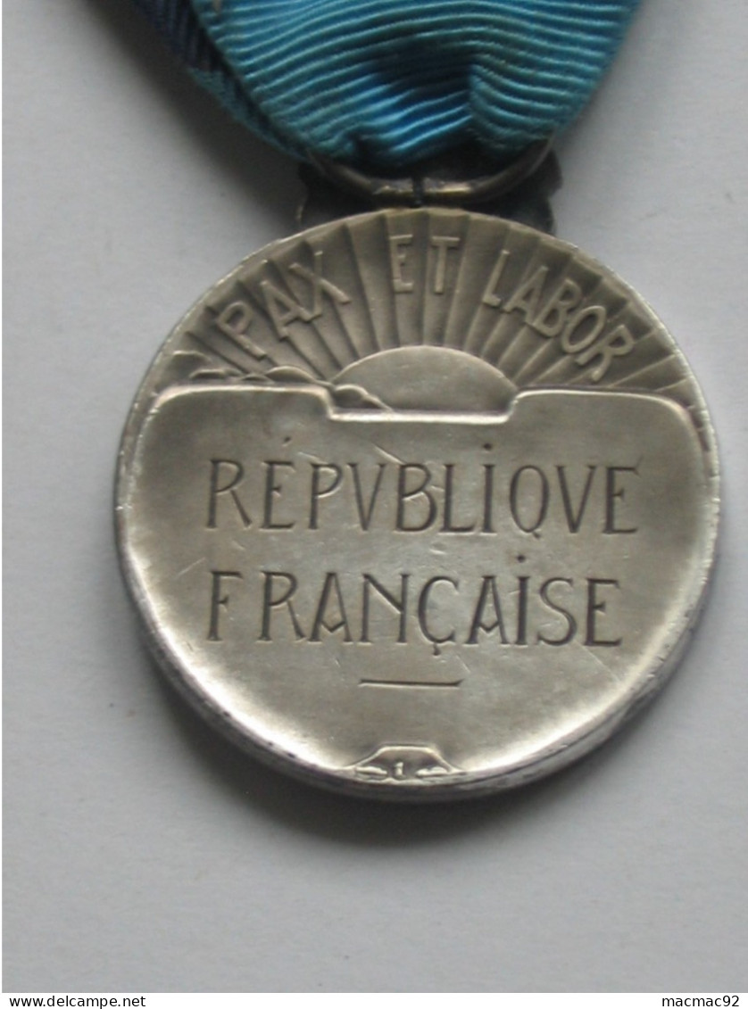 Médaille/décoration - Jeunesse Et Sports     **** EN ACHAT IMMEDIAT **** - Francia