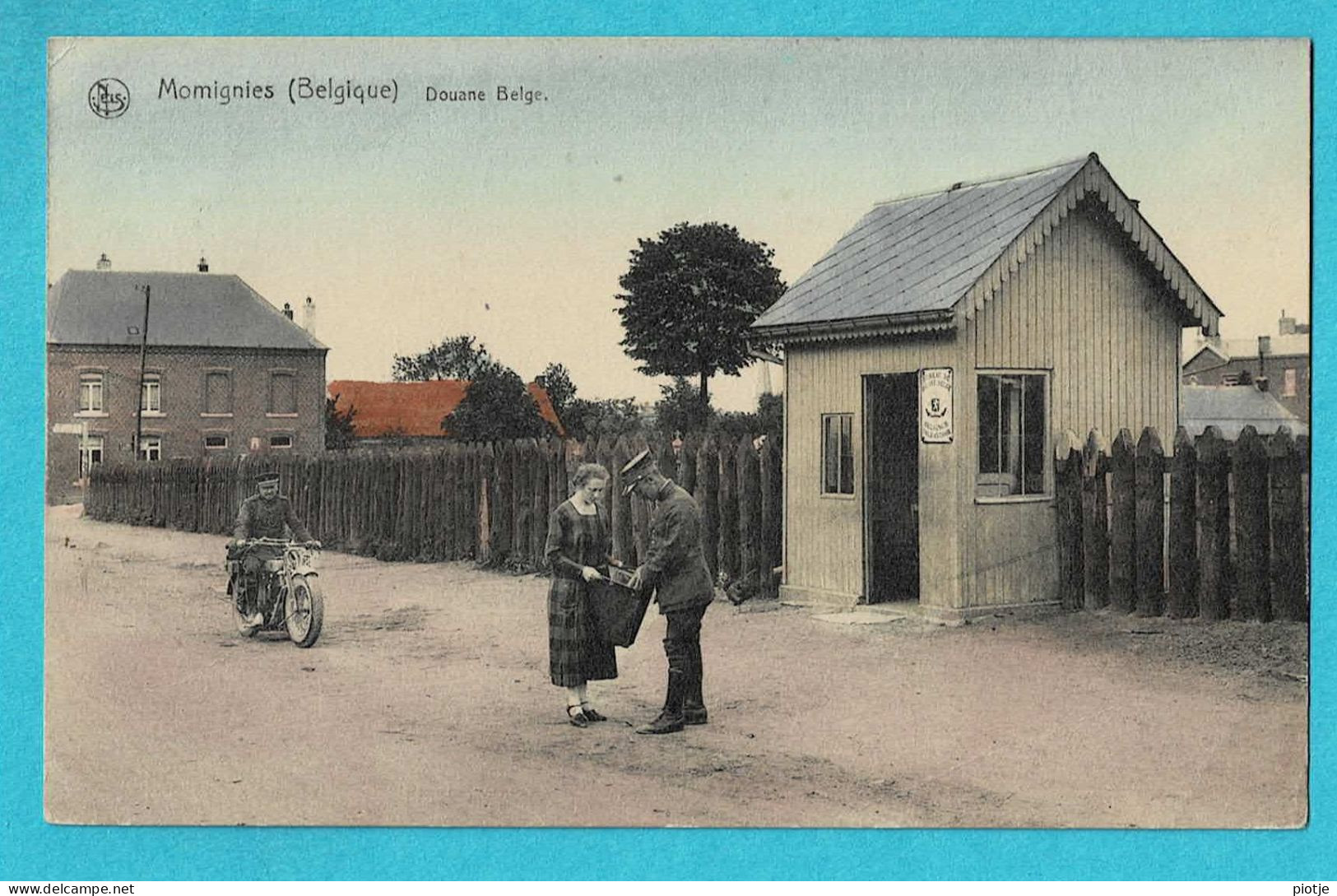 * Momignies (Hainaut - La Wallonie) * (Nels, Edit J. Gerday Lemye - COULEUR) Douane Belge, Frontière, Moto, Animée - Momignies