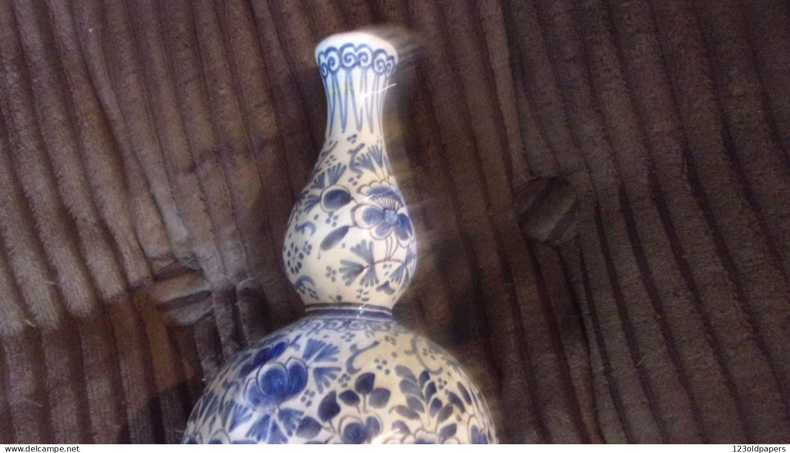 VASE ANCIEN DE CHINE BLEU  BLANC PIVOINE 18 CM HT 老中国青花牡丹花瓶