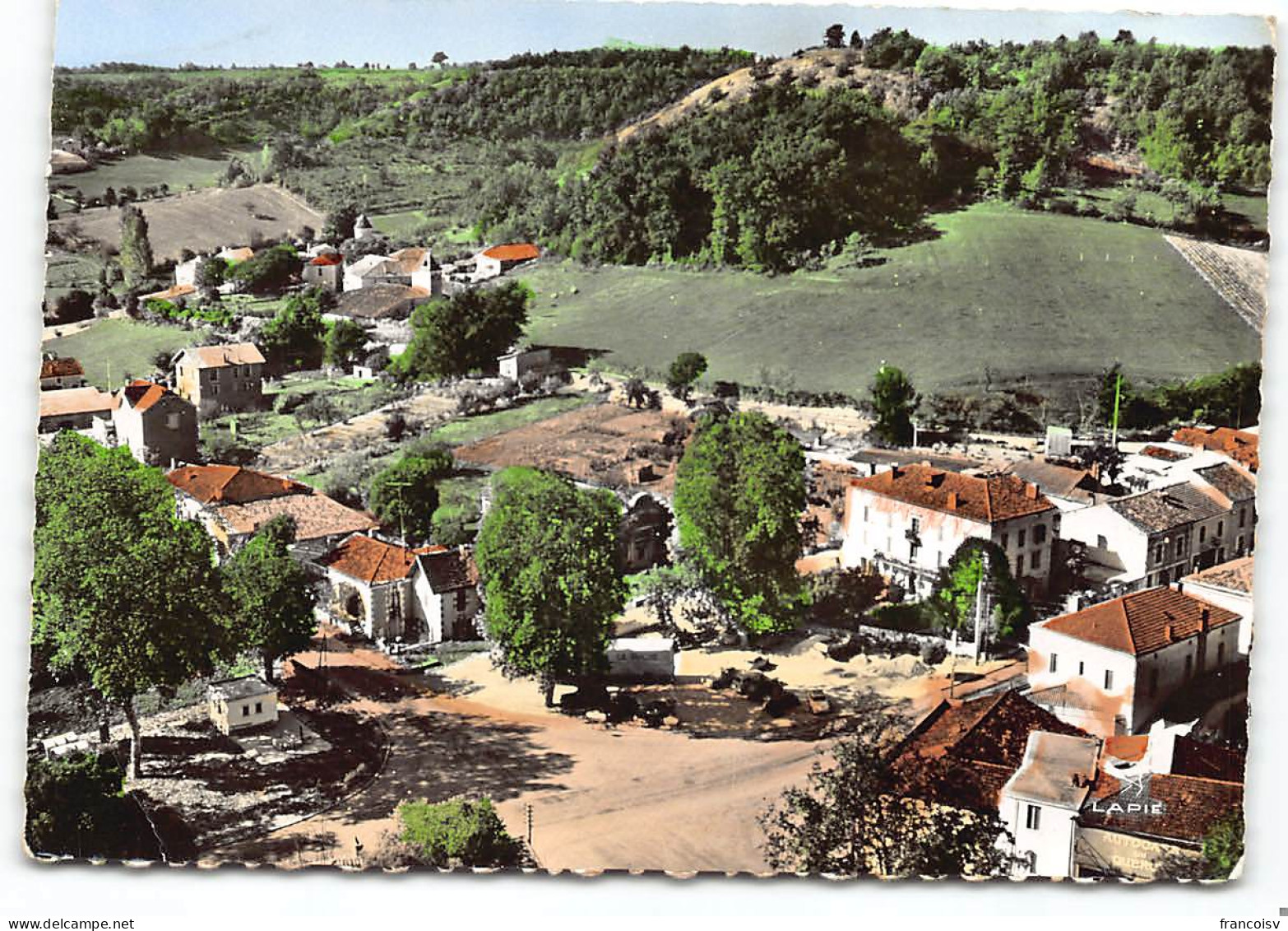 Montaigu De Quercy. Carrefour Du Centre. En Avion Au Dessus De... Edit Lapie  - Montaigu De Quercy