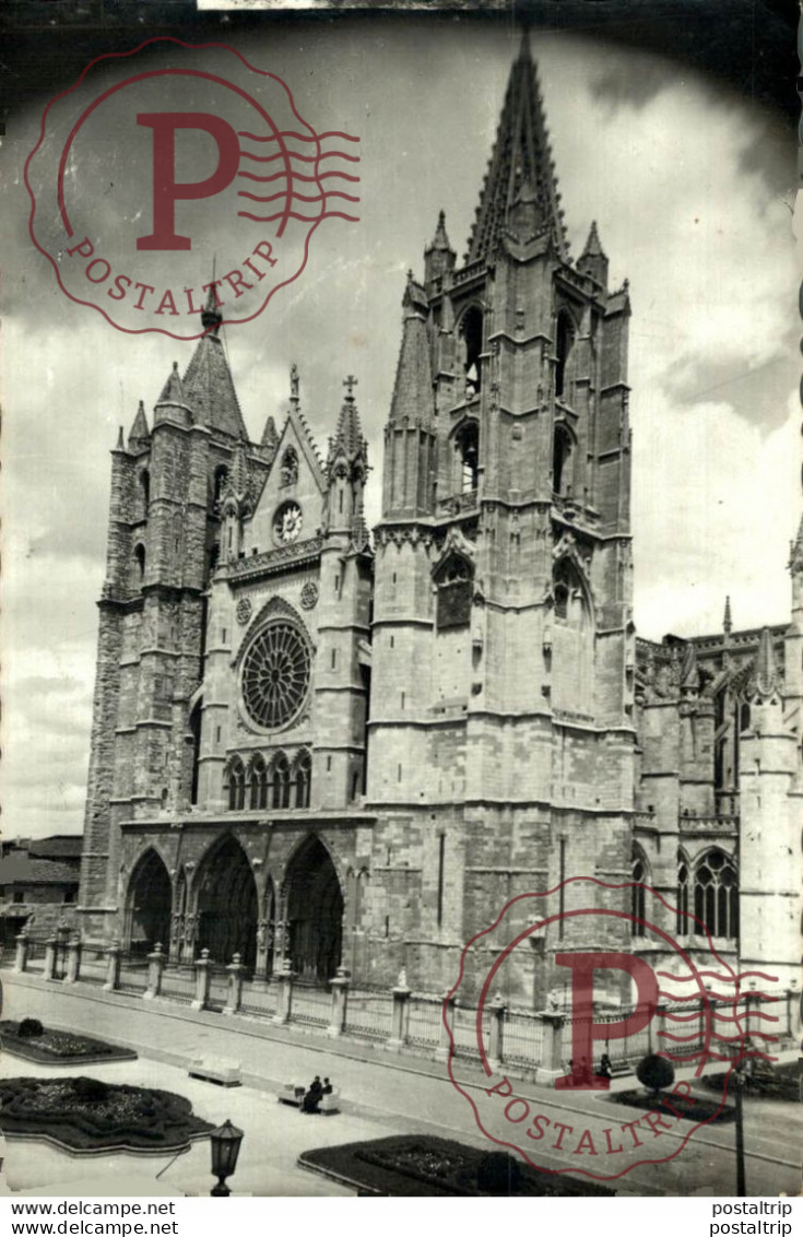 León Fachada Principal De La Catedral Castilla Y León. España Spain - León