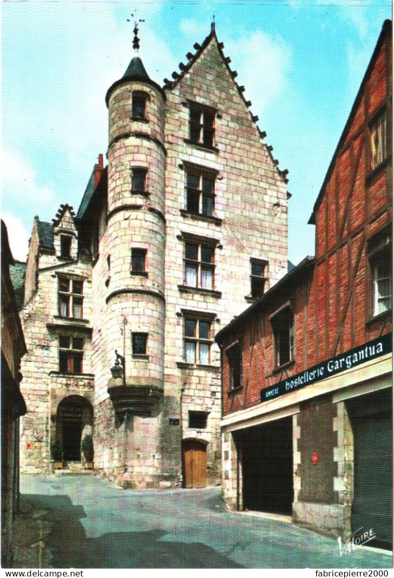 CPM 37 (Indre-et-Loire) Chinon - Le Vieux Chinon, Hostellerie Gargantua (annexe), Maison Du XVe Siècle, Rue Voltaire TBE - Restaurantes