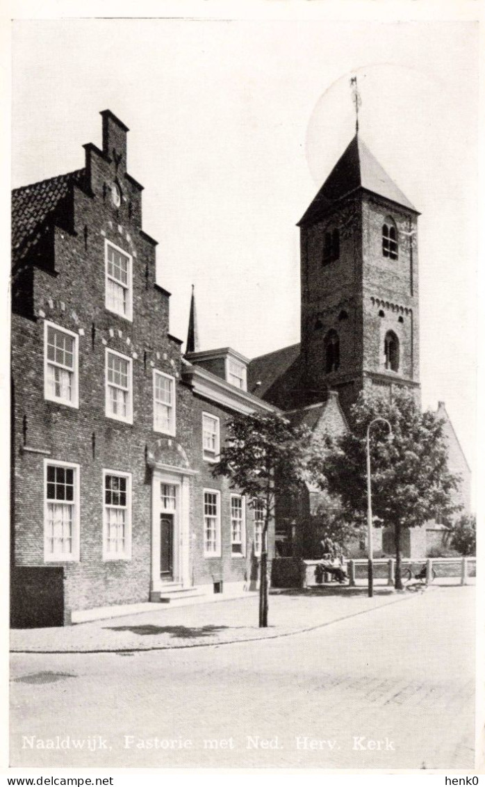 Naaldwijk Pastorie Met Hervormde Kerk K6625 - Naaldwijk