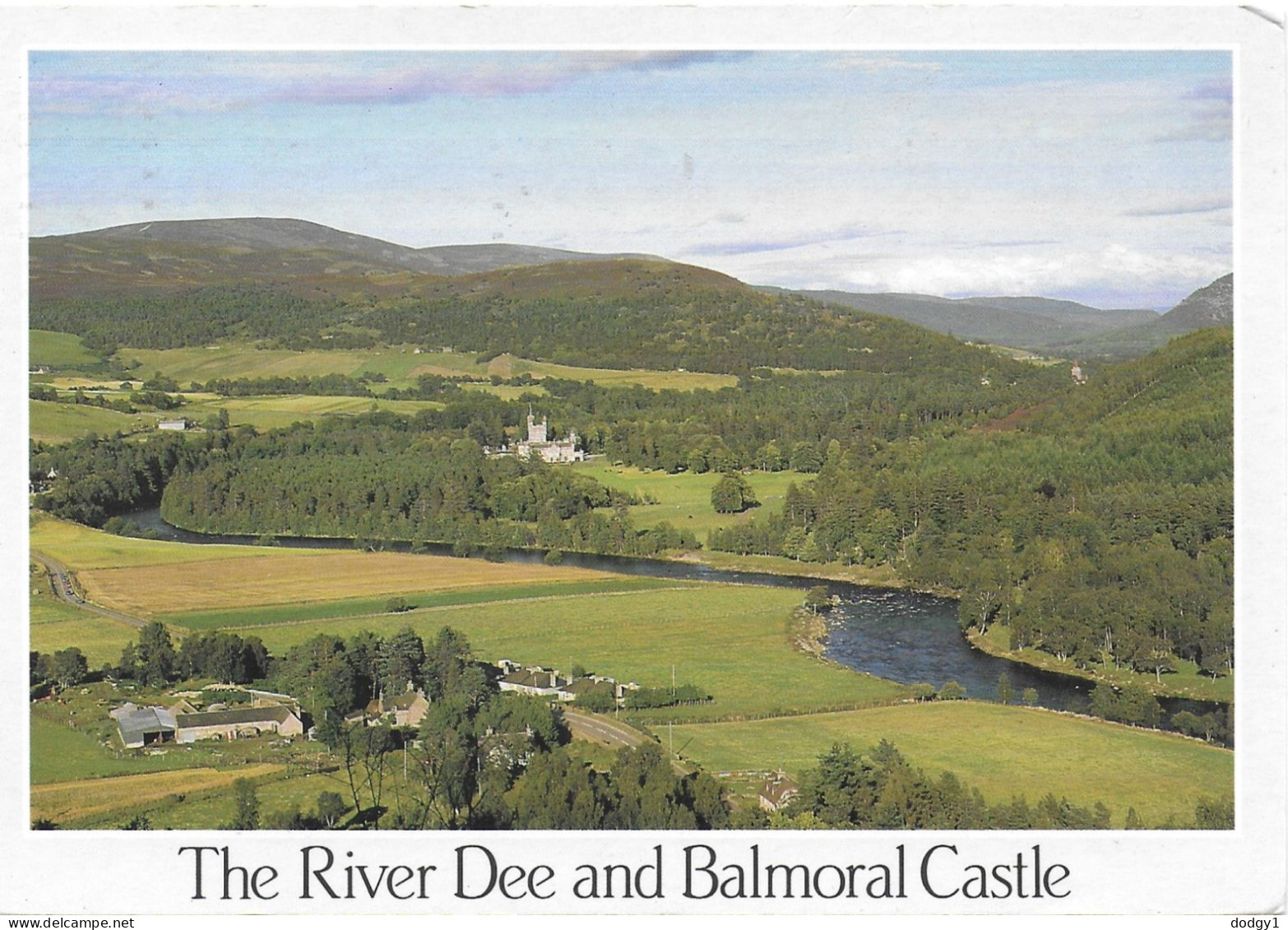 THE RIVER DEE AND BALMORAL CASTLE, ABERDEENSHIRE, SCOTLAND. USED POSTCARD   Ty1 - Aberdeenshire