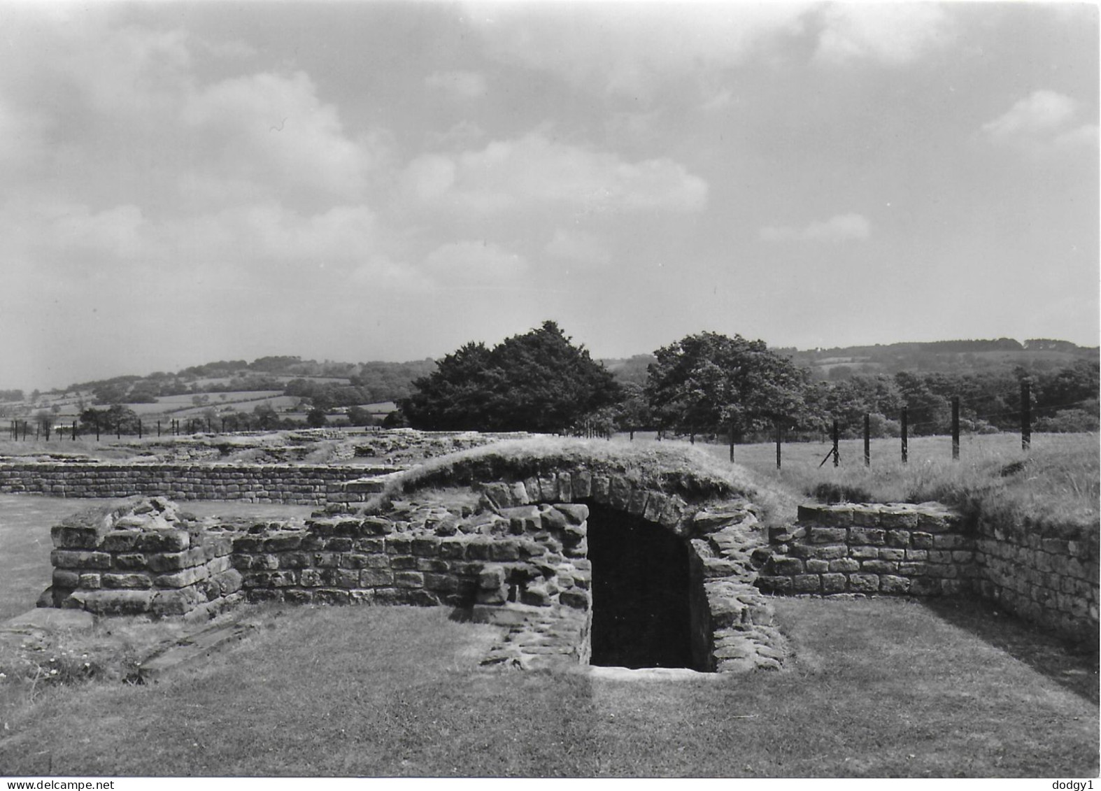 CHESTERS ROMAN FORT, HADRIANS WALL, NORTHUMBERLAND., ENGLAND. UNUSED POSTCARD   Wd7 - Autres & Non Classés