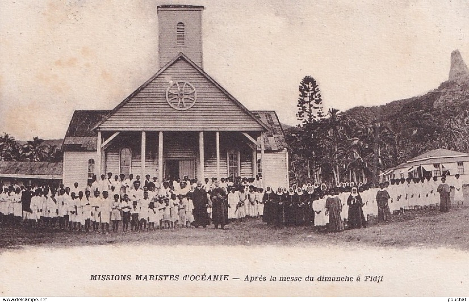 C3- MISSIONS  MARISTES  D ' OCEANIE - APRES  LA MESSE DU DIMANCHE A FIDJI  - ( 2 SCANS ) - Fidji