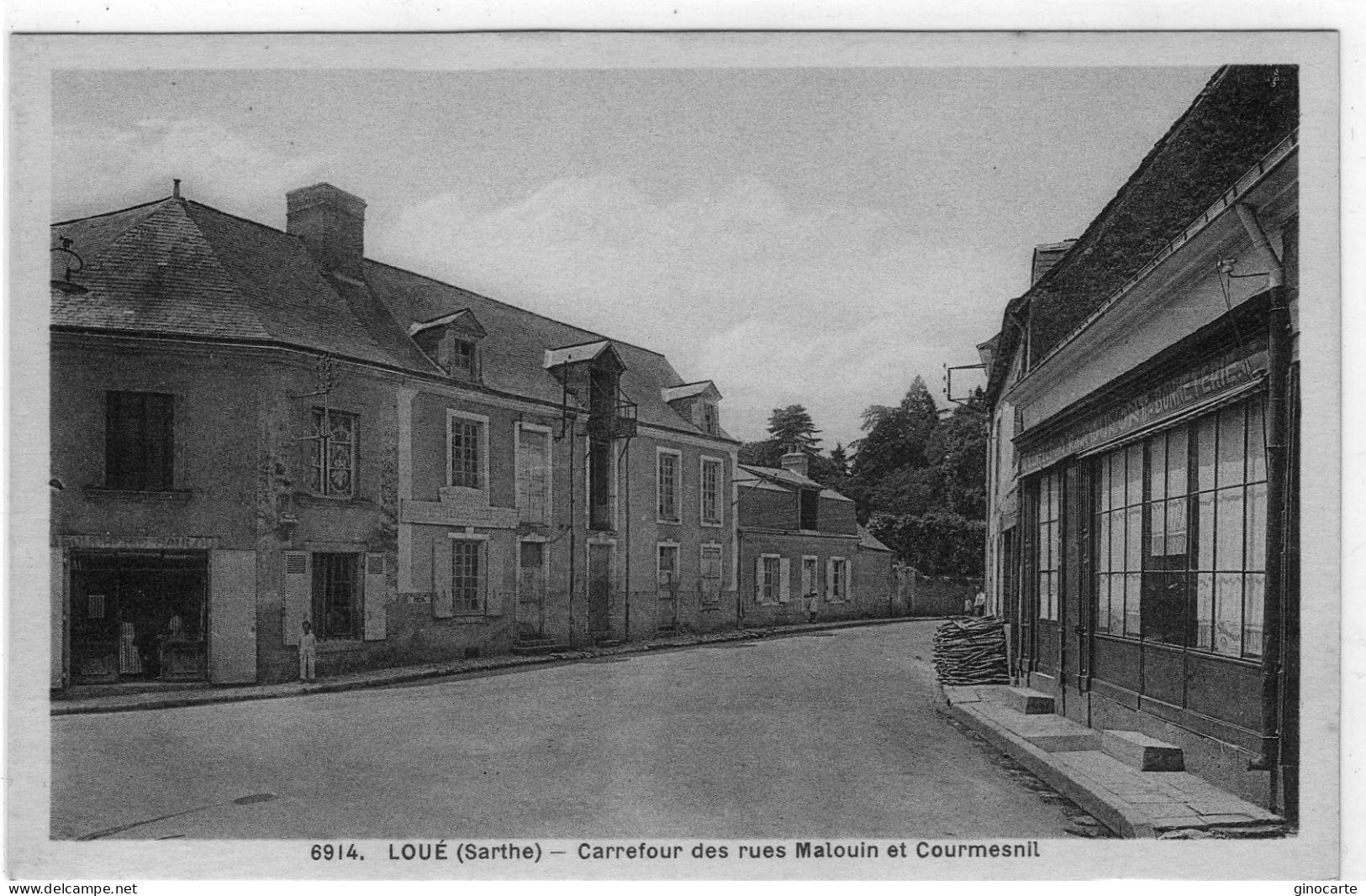 Loué Carrefour Des Rues Malouin Et Courmesnil - Loue