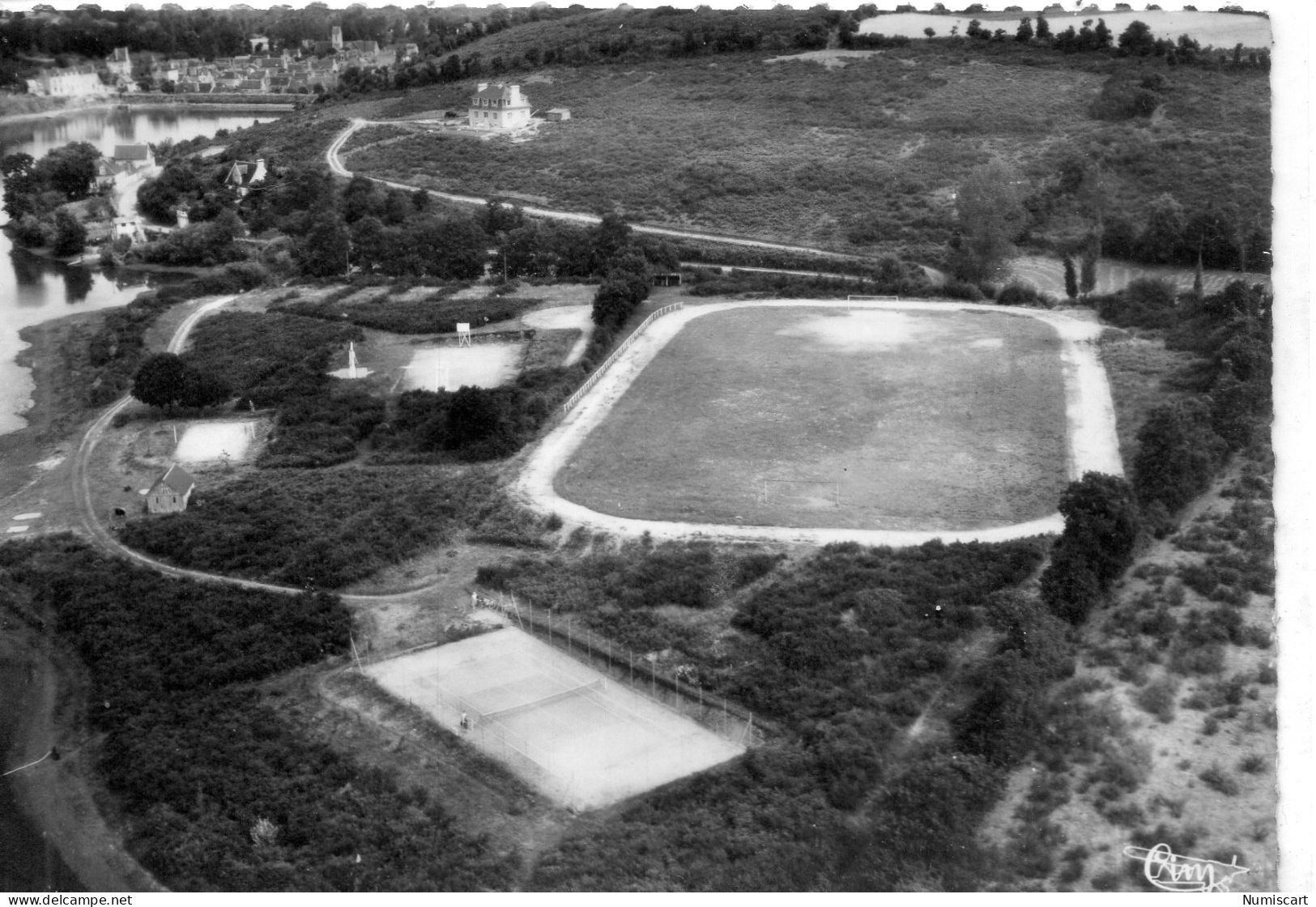 Jugon-les-Lacs Vue Aérienne Terrain De Sports Tennis - Jugon-les-Lacs