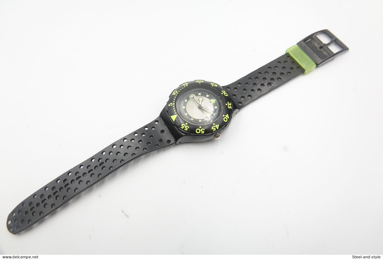 Watches : SWATCH - Scuba Shamu / Black Wave - Nr. : SDB102 - Original  - 1992 - Running - OK Condition - Moderne Uhren